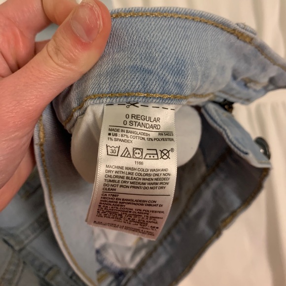 Old Navy Boyfriend Blue Jean Shorts - Picture 3 of 3